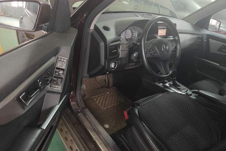 Used Mercedes-Benz GLK-Class 2012 GLK 300 4MATIC Dynamic Edition Driver Seat