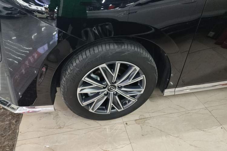 Used GAC Trumpchi M8 2024 Master Series 400T Prestige Edition Left Front Wheel Hub