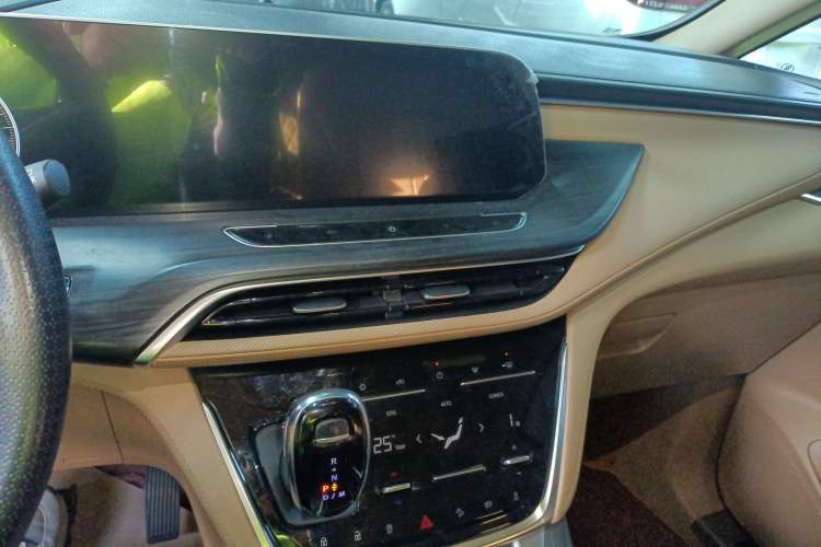 Used Buick GL8 2021 ES Land Cruiser 653T Luxury Edition