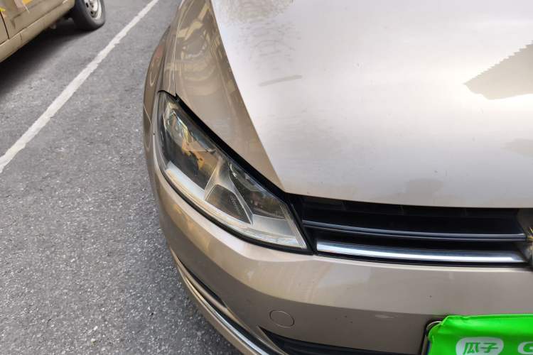 Used Volkswagen Golf 2016 230TSI Manual Comfort Version Right Front Headlight