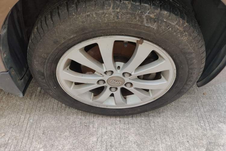 Used BYD G6 2013 1.5TID Automatic Luxury Model
