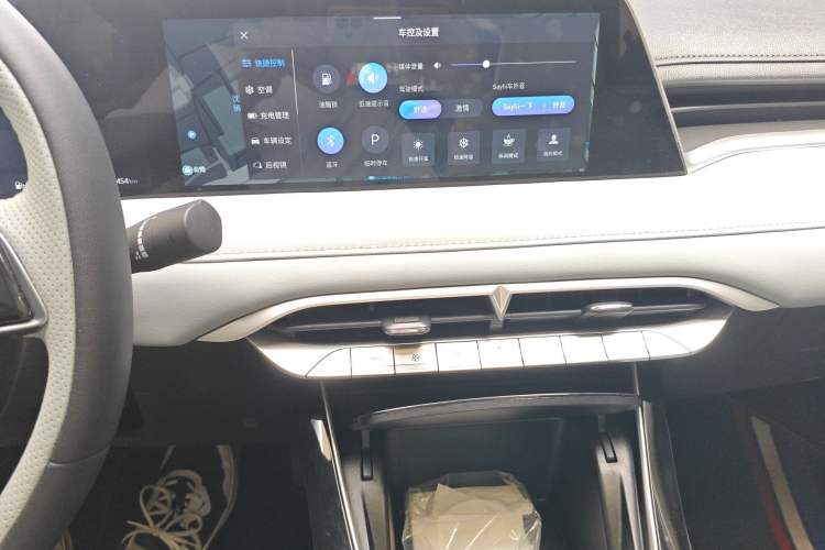 Used Venucia V DD-i 2023 110 km iE Version
