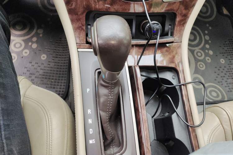 Used Buick LaCrosse 2013 2.0T SIDI Elite Tech Version Gear Lever