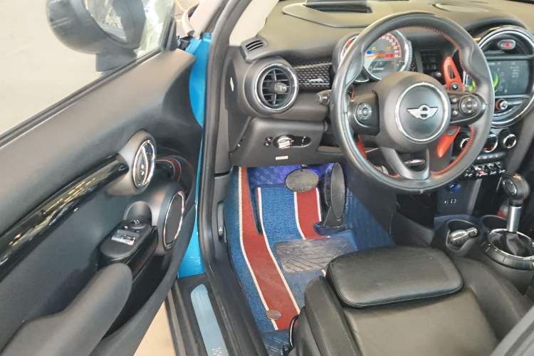 Used MINI 2016 2.0T COOPER S Pioneer Edition Driver Seat