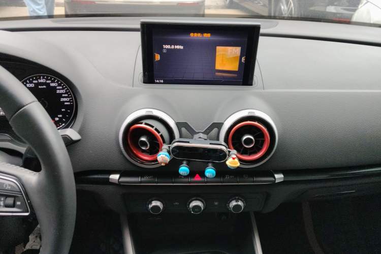 Used Audi A3 2020 Limousine 35 TFSI Fashion Edition China VI Emission Standard Audio And AC Panel