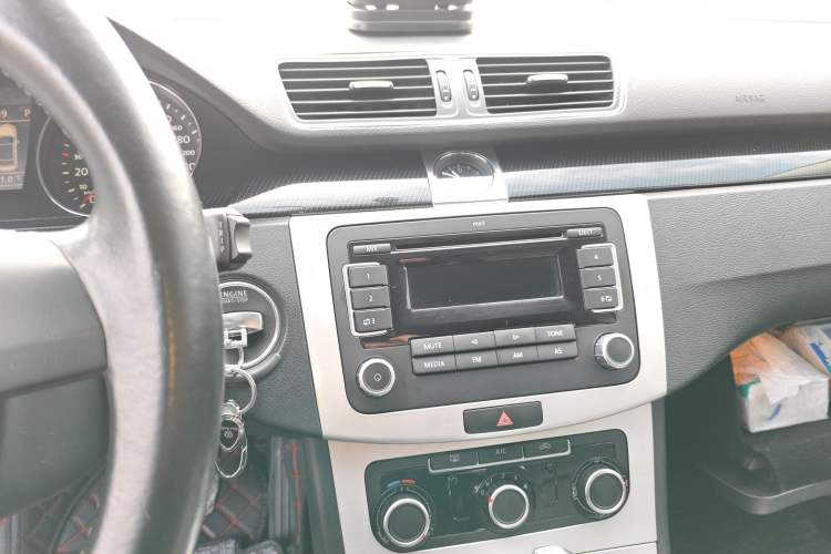 Used Volkswagen Magotan 2012 Revised 1.8TSI Comfort Version Audio And AC Panel