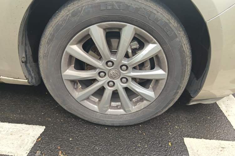 Used Buick GT 2013 GT 1.6L Manual Entry-Level Model Right Front Wheel Hub