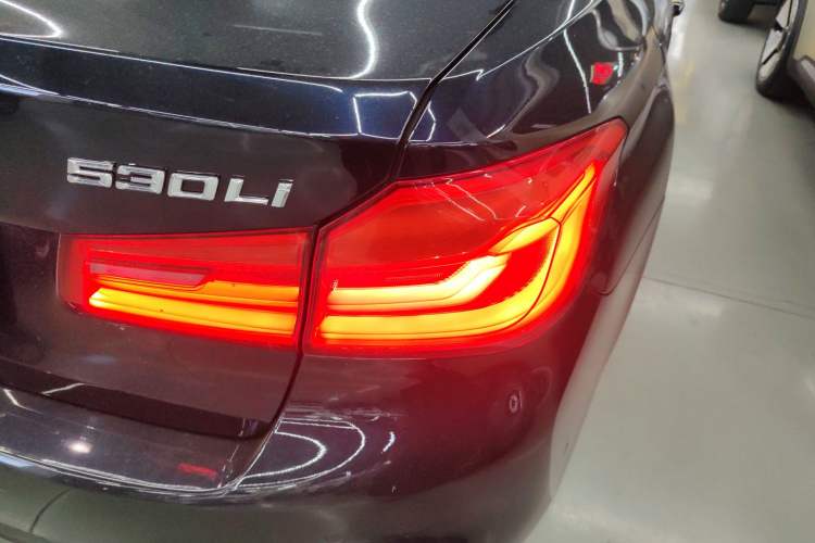 Used BMW 5 Series 2018 Restyled 530Li Leading Edition M Sport Package