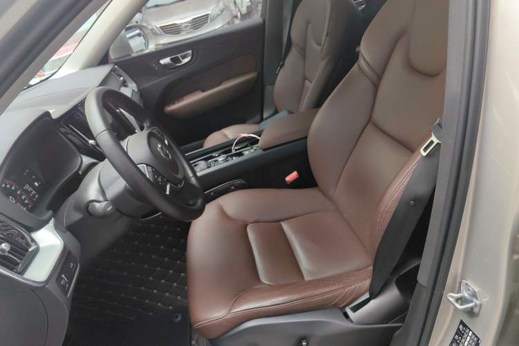 Used Volvo XC60 2020 T5 4x4 Zhiyi Luxury Edition
