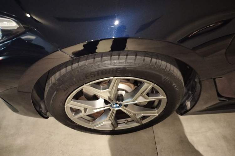 Used BMW i3 2022 eDrive 35 L Left Front Wheel Hub