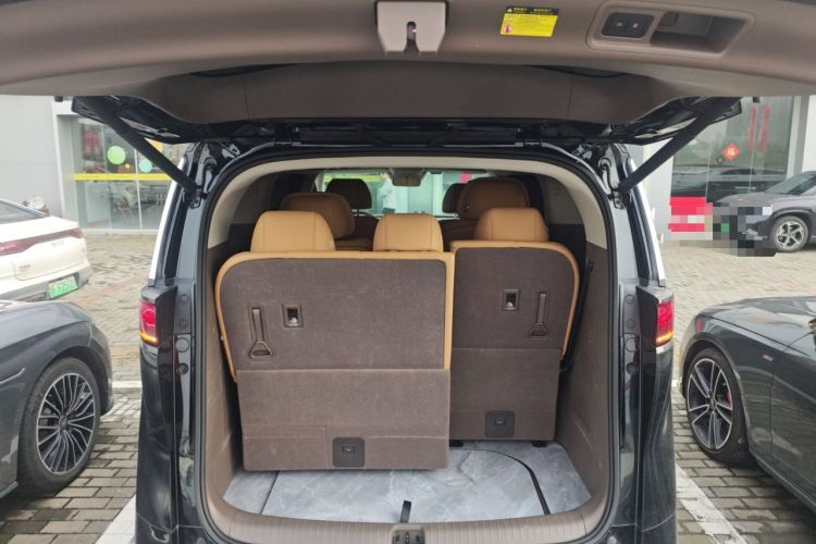 Used Denza D9 2022 DM-i 1040 Prestige Model Trunk