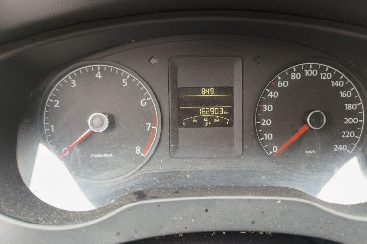 Used Volkswagen Sagitar 2014 Revised Version 1.6L Automatic Comfort Edition Odometer Close Up