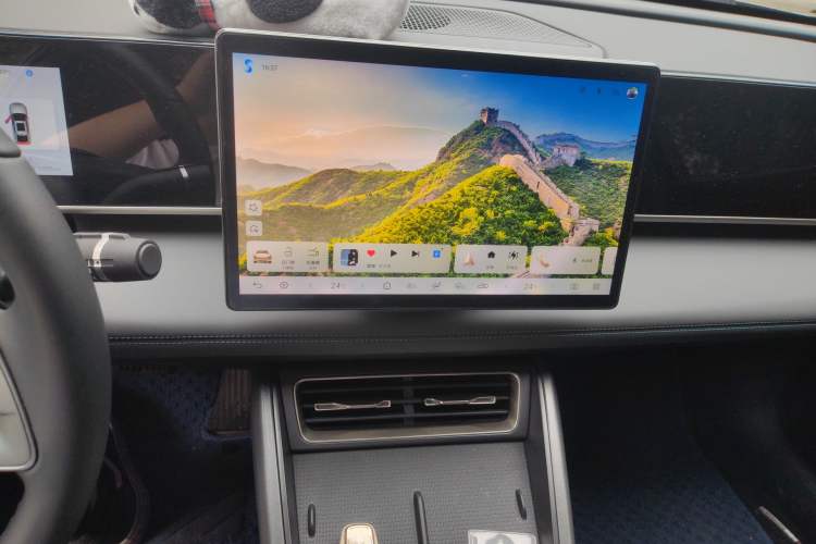 Used BYD Qin L 2025 DM-i Smart Drive 80KM Leading Model Audio And AC Panel