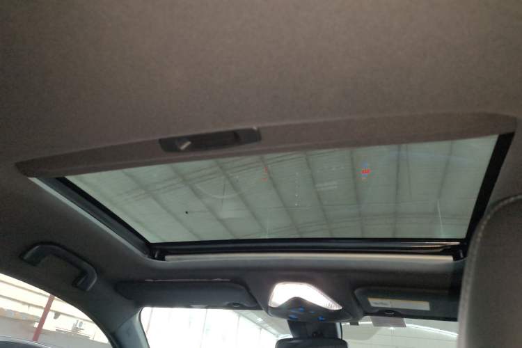 Used Toyota IZOA 2018 2.0L Yichi Version China VI Standard
