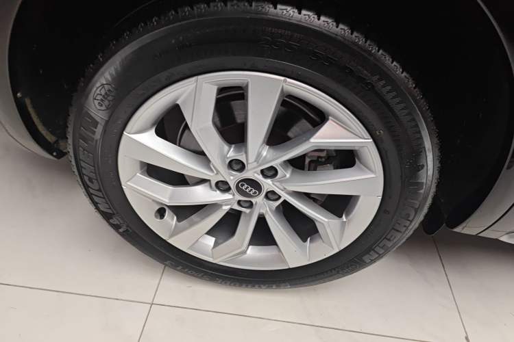 Used Audi Q5L 2022 40T Luxury Dynamic Model
