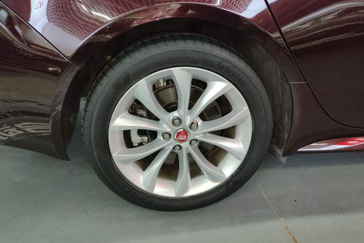 Used Jaguar XF 2016 XF 2.0T Two-Wheel-Drive R-Sport Sport Edition