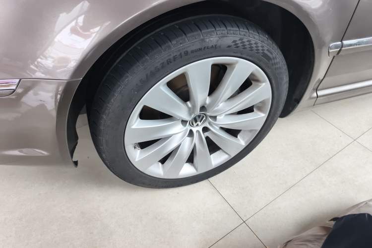 Used Volkswagen Phaeton 2012 3.6L Deluxe Custom Edition
