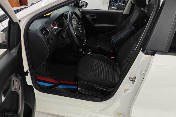 Used Volkswagen Polo 2016 1.6L Automatic Comfort Model Left Front Seat