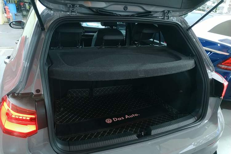 Used Volkswagen Golf 2023 Facelift 280TSI DSG R-Line Lite