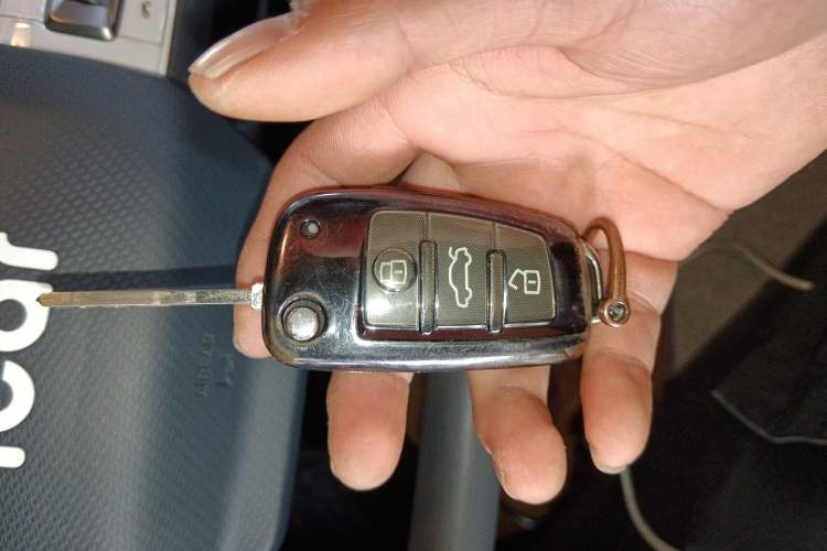 Used Chery QQ Ice Cream 2022 120km Conical Shape Lithium Iron Phosphate
