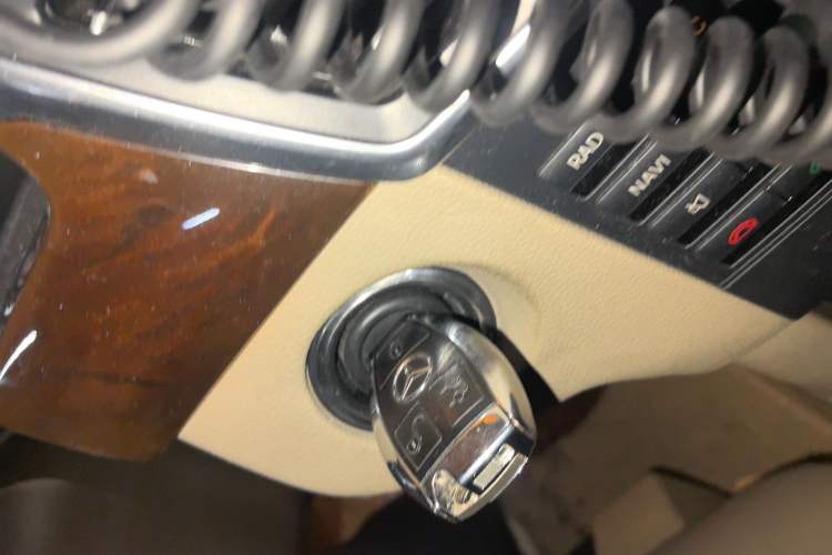 Used Mercedes-Benz E-Class 2013 E 260 L CGI Elegant Model Vehicle Key