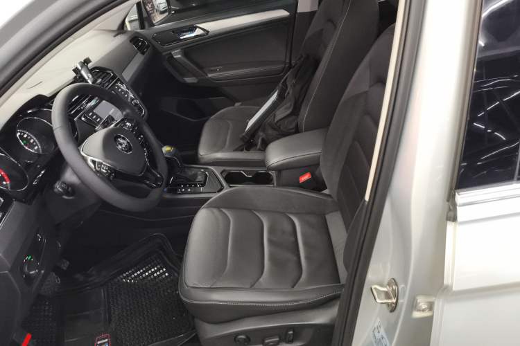 Used Volkswagen Tiguan L 2018 330TSI Automatic Two-Wheel Drive Luxury Edition
