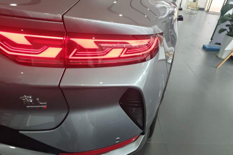 Used BYD Song L EV 2025 Intelligent Driving Version 662 km LiDAR Excellence Edition Right Rear Taillight