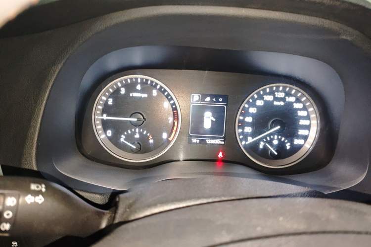 Used Hyundai Tucson 2018 1.6T Dual-Clutch Two-Wheel Drive 15th Anniversary Special Edition Instrument Cluster