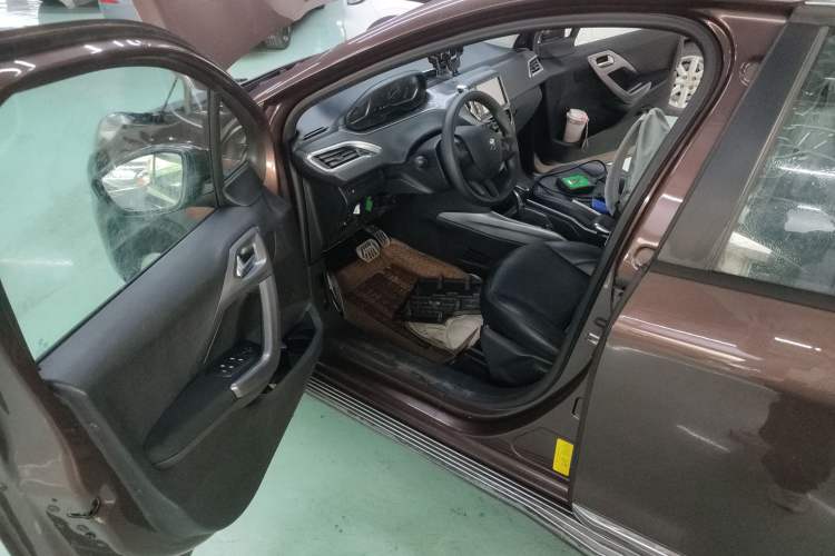 Used Peugeot 2008 2014 1.6L Automatic Fashion Edition Driver Seat