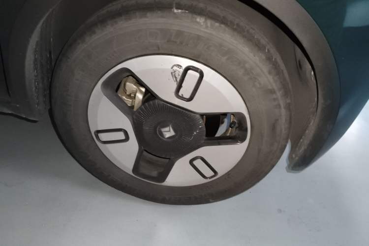 Used Baojun KiWi EV 2022 Artist Lite Edition Ternary Lithium Right Front Wheel Hub