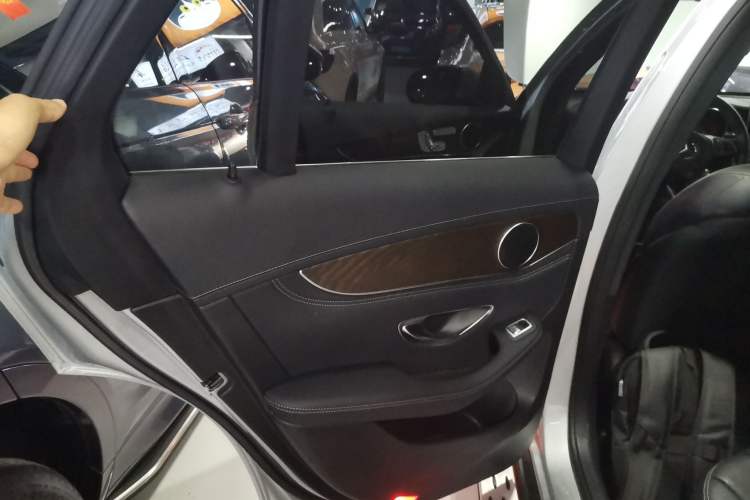 Used Mercedes-Benz GLC 2016 GLC 300 4MATIC Dynamic Model
