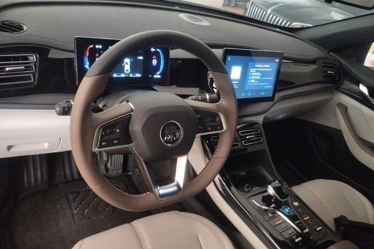 Used BYD Qin PLUS 2024 HONOR Edition DM-i 55KM Leading Model