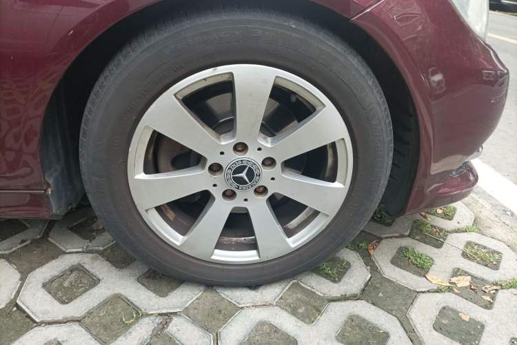 Used Mercedes-Benz C-Class 2010 C 180K Classic model