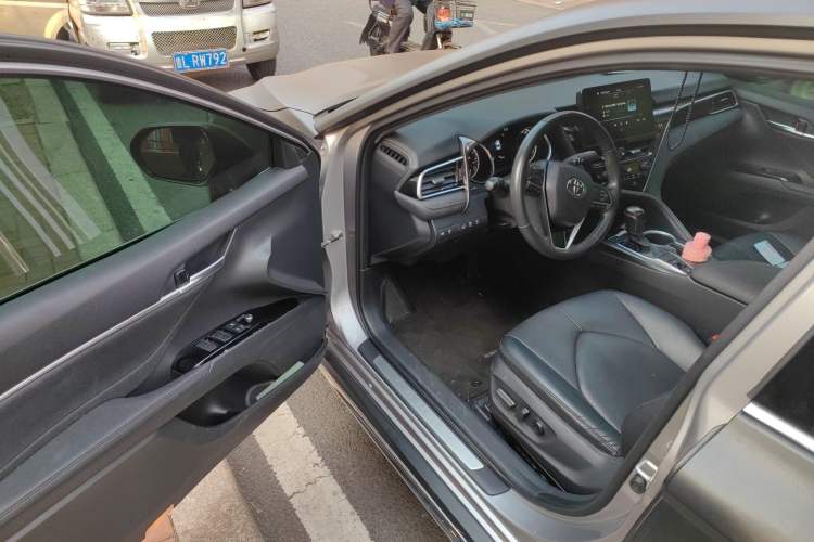 Used Toyota Camry 2023 2.0GVP Premier Edition Driver Seat