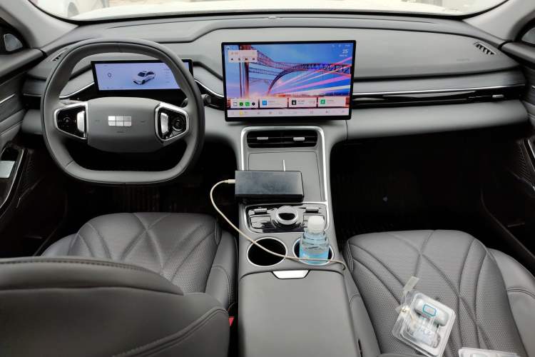 Used Geely Galaxy L6 2025 EM-i 140km Starship Edition Center Console