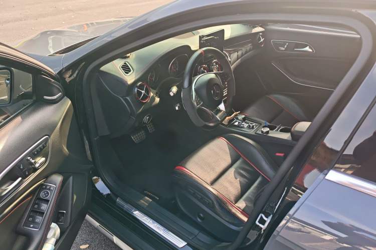 Used Mercedes-Benz GLA AMG 2017 Facelifted AMG GLA 45 4MATIC Driver Seat