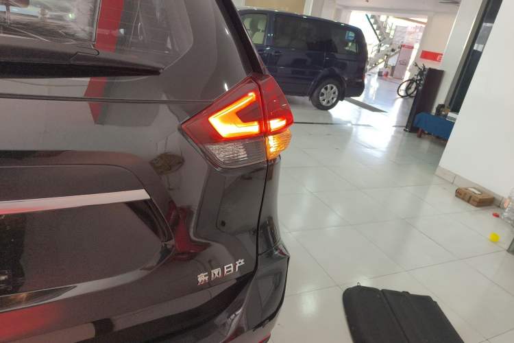 Used Nissan X-Trail 2021 2.0L CVT 2WD XL Premium SmartConnect Deluxe Edition Exterior 3