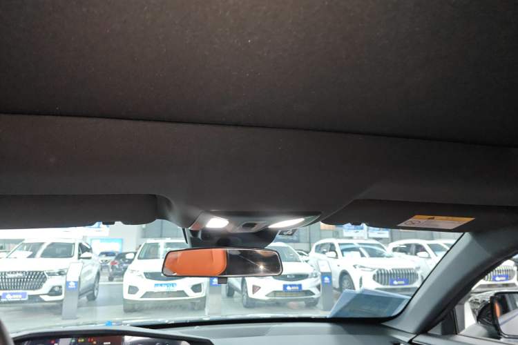 Used Changan UNI-V 2022 1.5T Prestige Version
