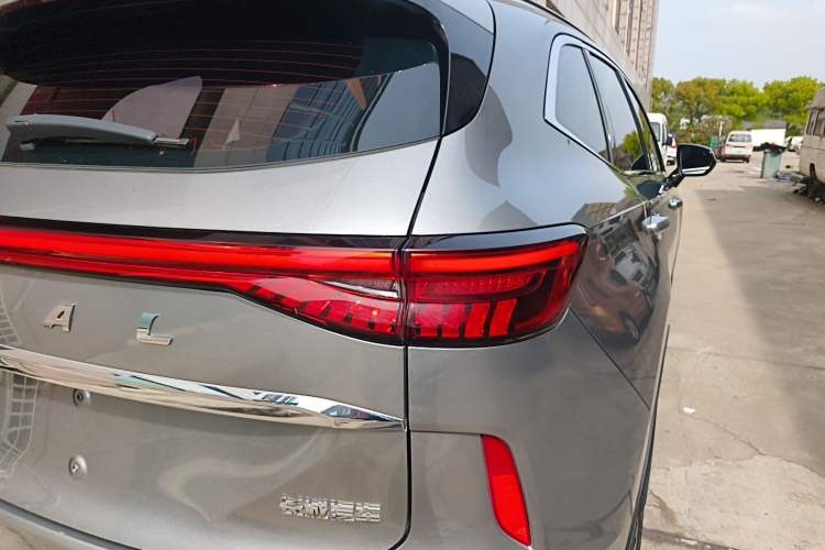 Used Haval H6 2022 3rd Generation 1.5T Automatic Two-Wheel Drive Max Right Rear Taillight
