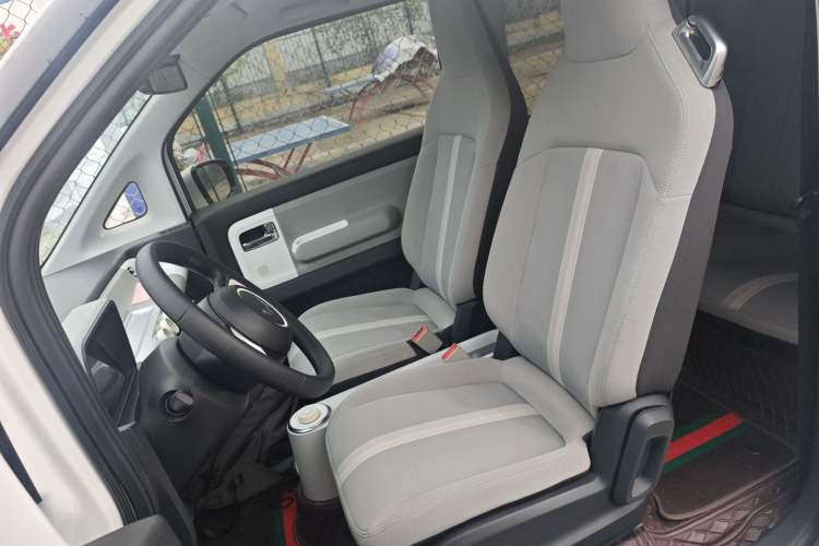 Used Wuling Air ev 2023 - Four Seats - Standard Edition