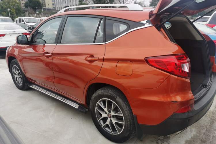 Used BYD Song 2017 Gaishi Upgrade Edition 1.5TI Manual Elite Model

