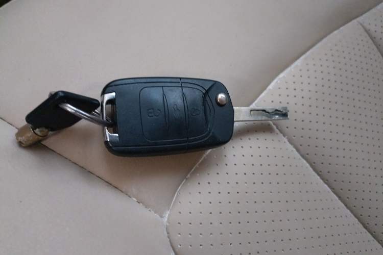 Used Baojun 730 2014 1.5L manual Comfort ESP version 7 seats Vehicle Key