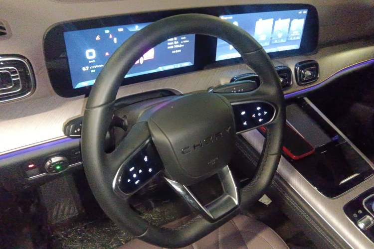 Used Chery Tiggo 9 2025 2.0T Automatic Two-Wheel Drive Luxury Edition 5 Seats
