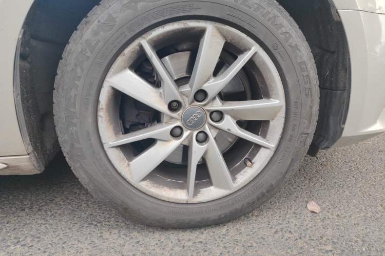 Used Audi A4L 2017 40 TFSI Ambition Edition Right Front Wheel Hub