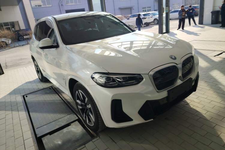 Used BMW iX3 2024 Leading Model
