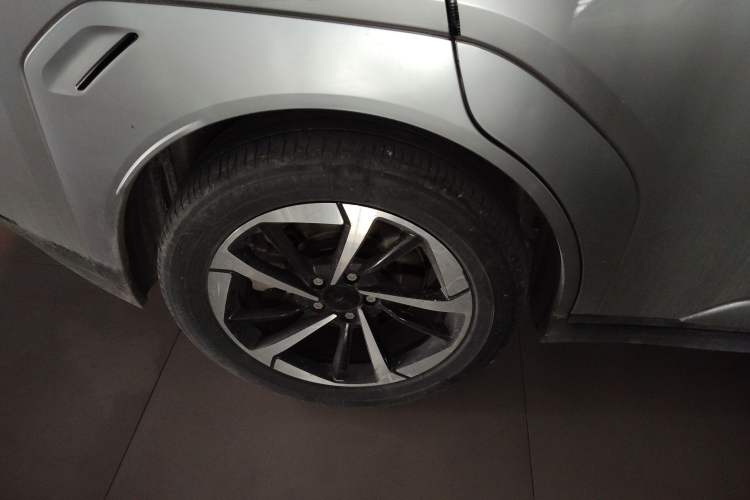 Used AION Y 2023 Plus 510 Smart Edition Right Rear Wheel Hub