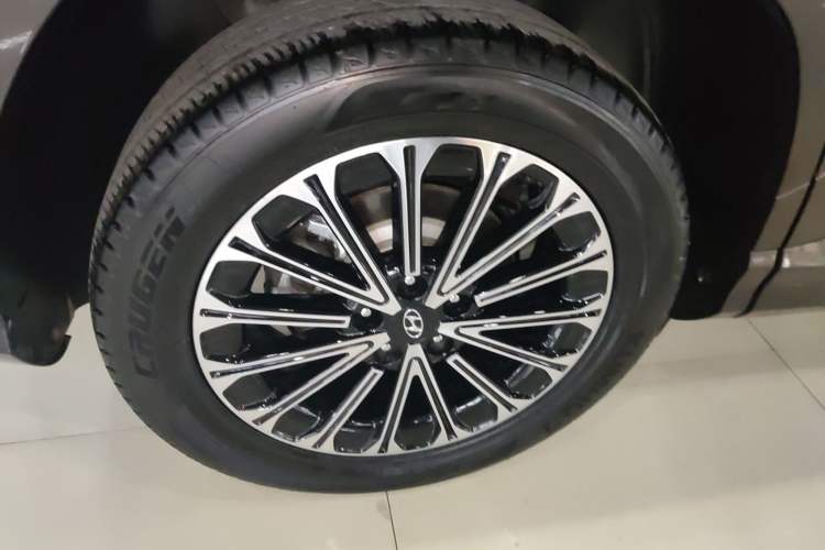 Used Hyundai Custo 2024 270TGDi LUX Prestige Edition
