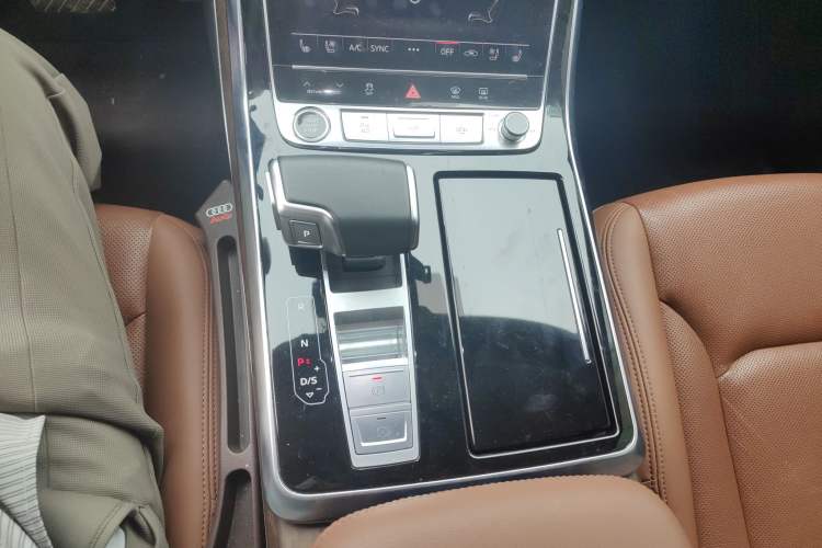 Used Audi Q7 2023 55 TFSI quattro S line Sport Edition Gear Lever