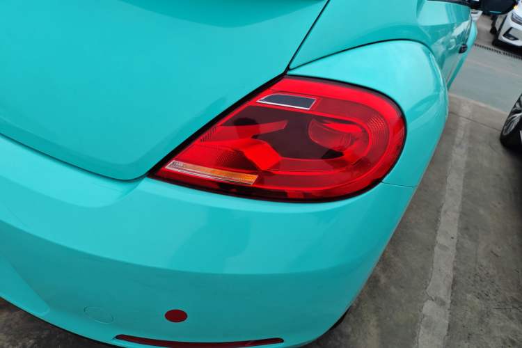 Used Volkswagen Beetle 2015 180TSI model
