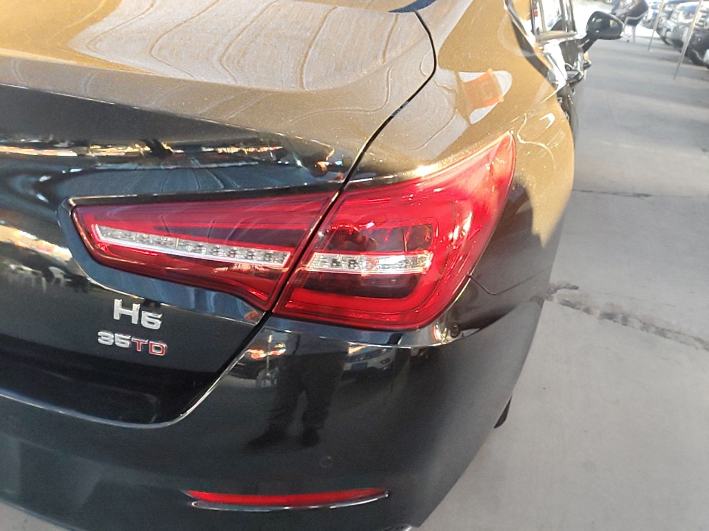 Hongqi H5 2022 Classic Model Facelift 1.8T Automatic Smart Connect Flagship Edition - Chinese Trim Xiang — снимка 9